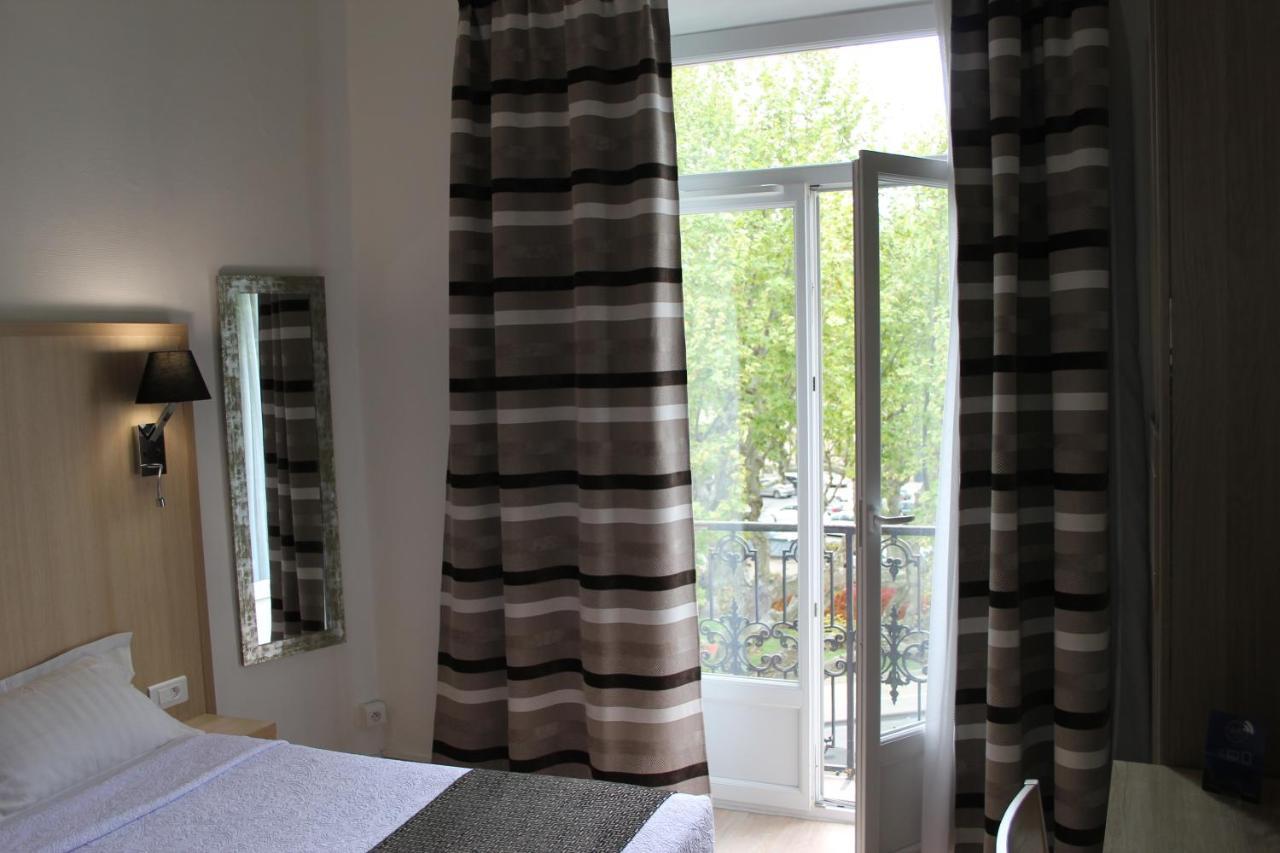 Hotel Univers Carpentras Exterior foto
