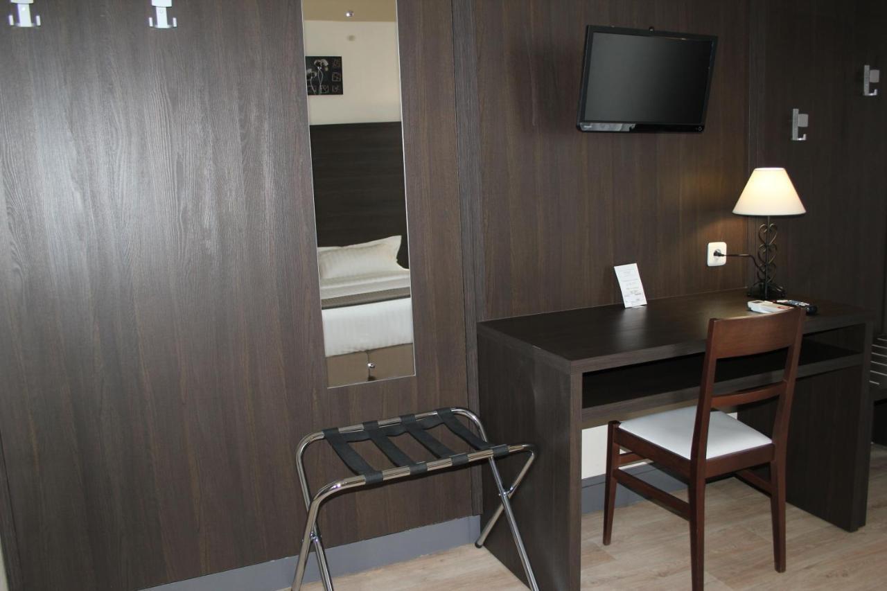 Hotel Univers Carpentras Exterior foto
