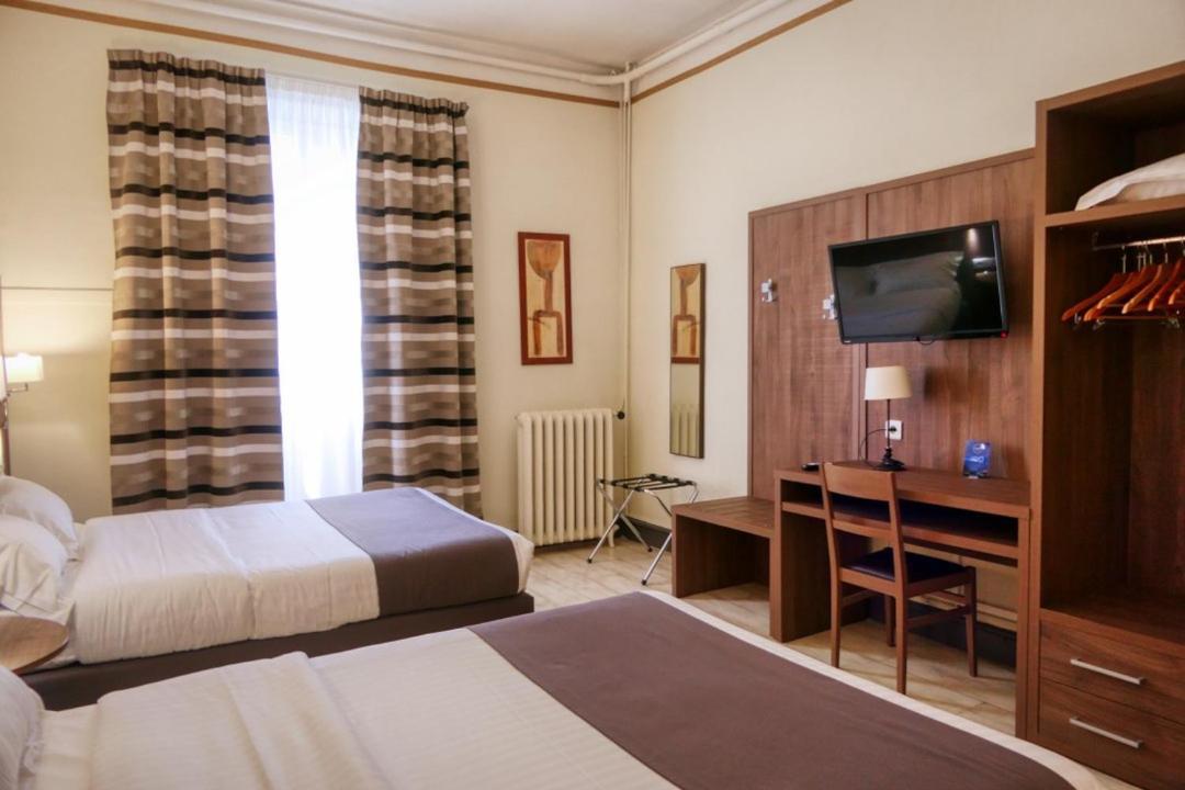 Hotel Univers Carpentras Exterior foto