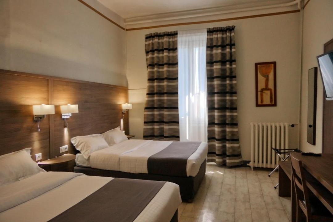 Hotel Univers Carpentras Exterior foto