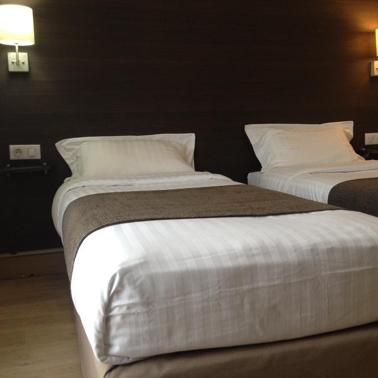Hotel Univers Carpentras Quarto foto
